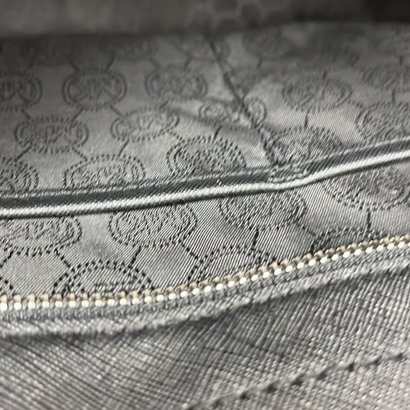 Like new Michael Kors handbag - Picture 8 of 8